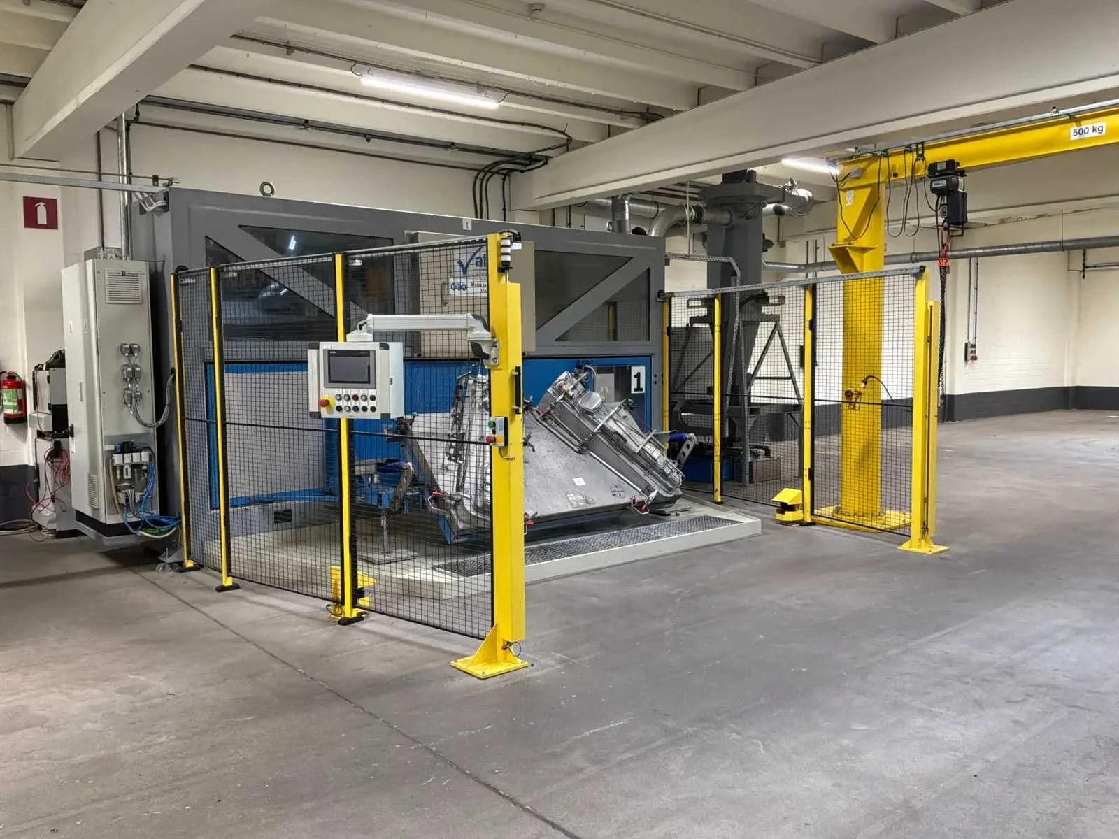 Machinepark voor textielverwerking, automotive-interieurbekleding en mondmaskerproductie, interne logistiek en heftrucks