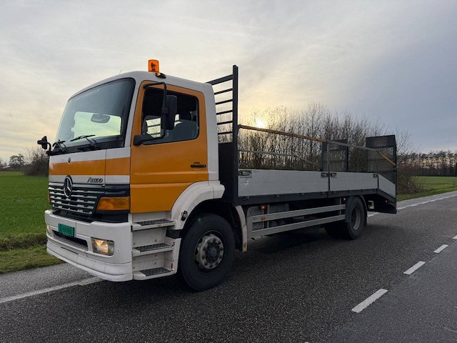 Machinetransporter marcedes-benz atego 1823l 4x2 diesel 1999 - afbeelding 1 van  1