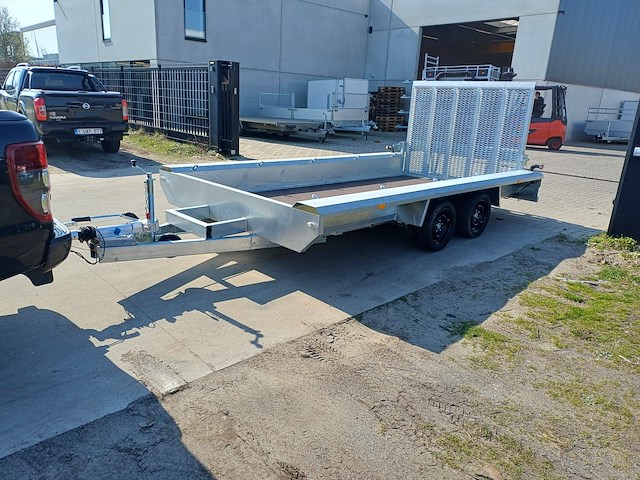 Machinetransporter syma 400x180cm 2026 nieuw demo - afbeelding 1 van  1