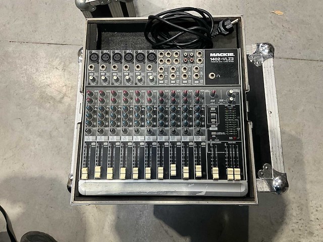 Mackie 1402-vlz3 mixer - afbeelding 1 van  4
