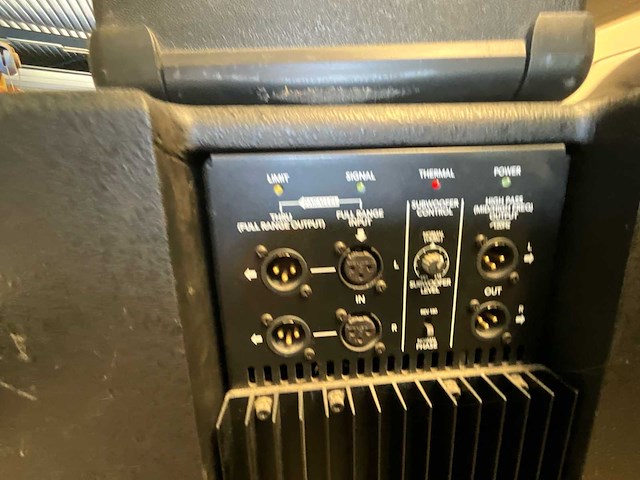 Mackie active luidspreker en sub (2x) - afbeelding 9 van  10