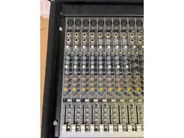 Mackie profx16 analog mixer rack - afbeelding 4 van  10