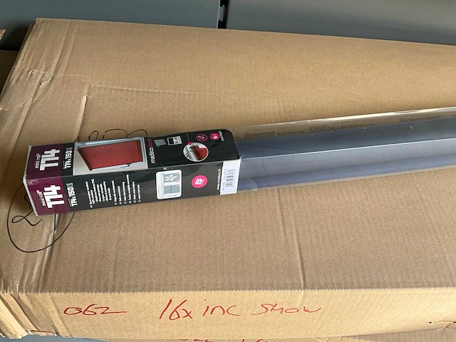 Madeco mini roll rolgordijn verduisterend 114 x 150 cm hoog donkerblauw (16x) - afbeelding 2 van  5
