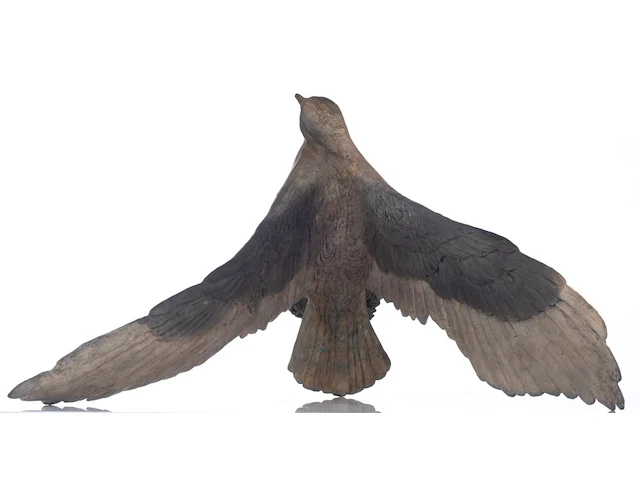 Madeleine van der knoop (1953), the falcon, n° 3/6, cold-painted bronze, 71 x 78 cm. (27.94 x 30.71 in.) - afbeelding 7 van  10