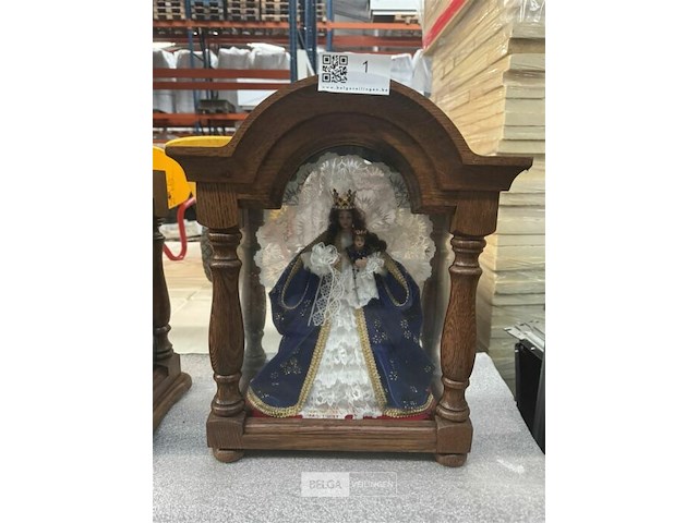 Madonna met kapel - afbeelding 1 van  2