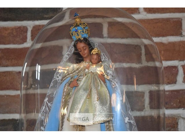 Madonna met kind onder stolp - afbeelding 2 van  3