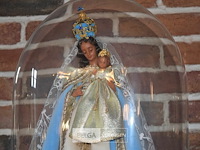 Madonna met kind onder stolp - afbeelding 2 van  3