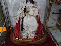 Madonna onder globe hoogte 45cm - afbeelding 1 van  2