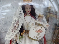 Madonna onder globe hoogte 45cm - afbeelding 2 van  2