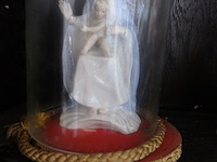 Madonna onder stolp - afbeelding 1 van  1