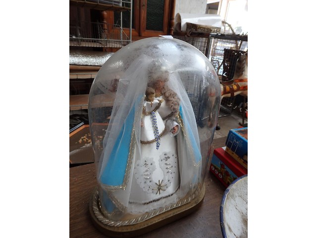 Madonna onder stolp - afbeelding 2 van  2