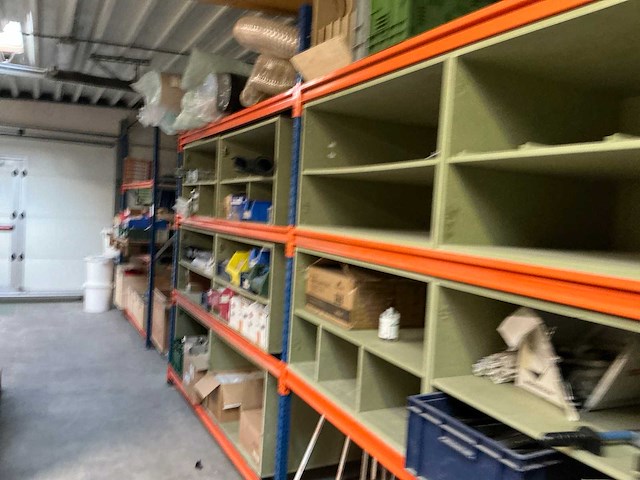 Magazijn-legbordstelling met inhoud - afbeelding 5 van  7