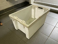 Magazijnbakken met metalen houder