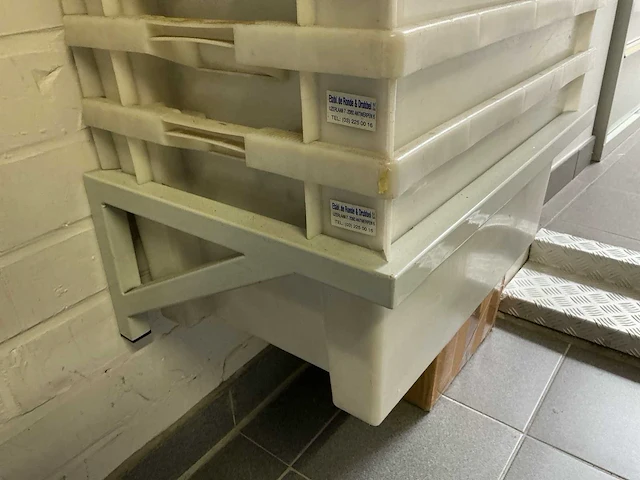 Magazijnbakken met metalen houder - afbeelding 3 van  5