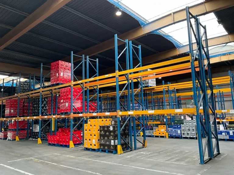 Magazijninrichting en materialen