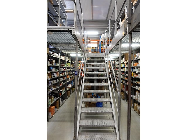 Magazijninrichting met verdiep - afbeelding 5 van  15