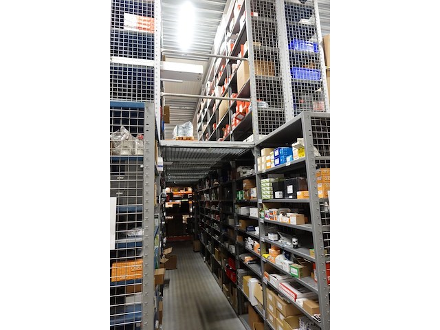 Magazijninrichting met verdiep - afbeelding 6 van  15