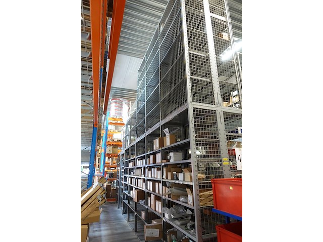 Magazijninrichting met verdiep - afbeelding 8 van  15