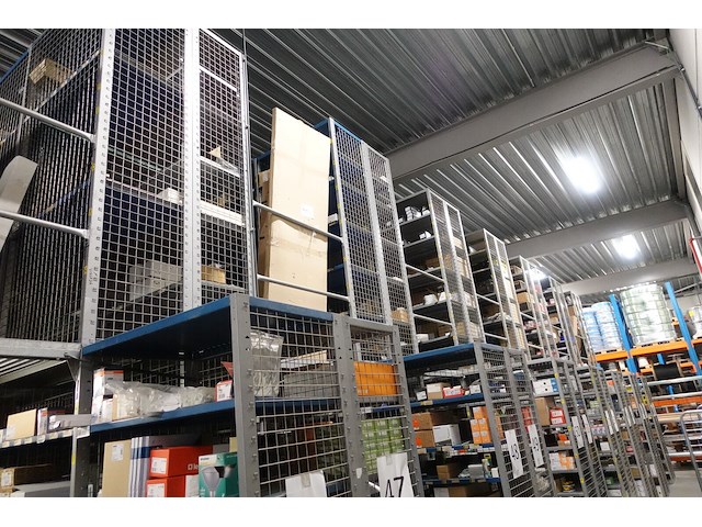 Magazijninrichting met verdiep - afbeelding 11 van  15