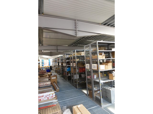 Magazijninrichting met verdiep - afbeelding 13 van  15