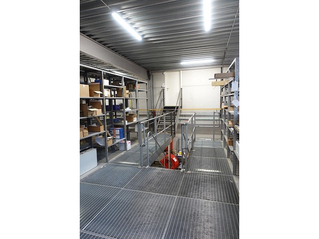 Magazijninrichting met verdiep - afbeelding 14 van  15