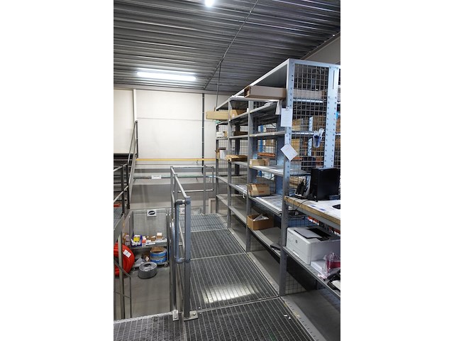 Magazijninrichting met verdiep - afbeelding 15 van  15