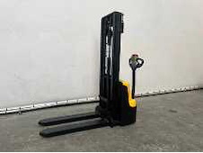 Magazijninventaris, machines, reinigingsmachines & intern transport