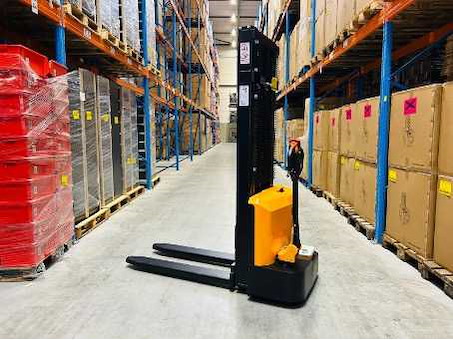 Magazijninventaris, machines, reinigingsmachines & intern transport