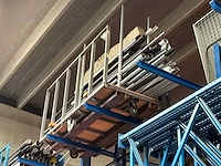 Magazijnkar met inhoud (3x)
