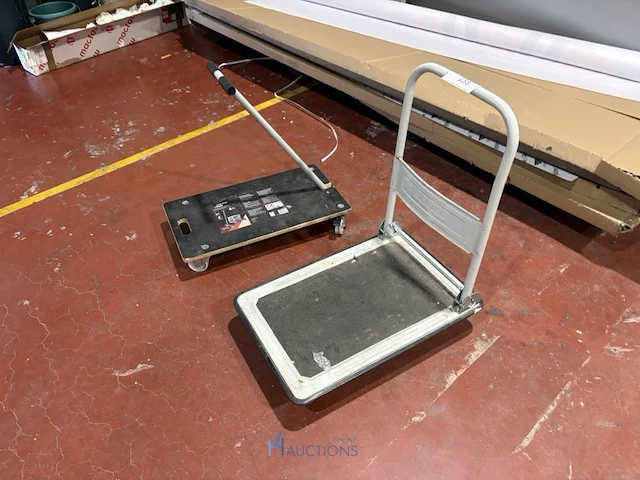 Magazijnkar met plateaukar - afbeelding 1 van  6