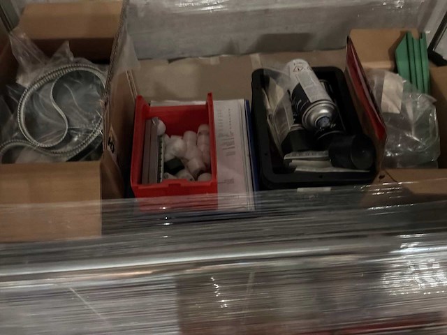 Magazijnkarren met onderdelen voor rolbruggen (3x) - afbeelding 5 van  12
