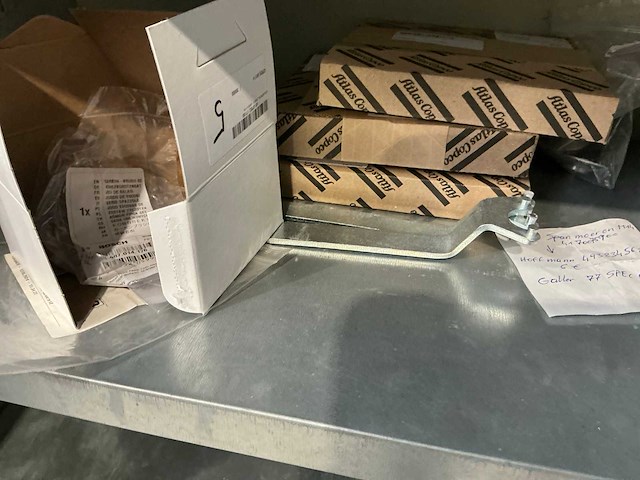 Magazijnkast met inhoud (2x) - afbeelding 2 van  22