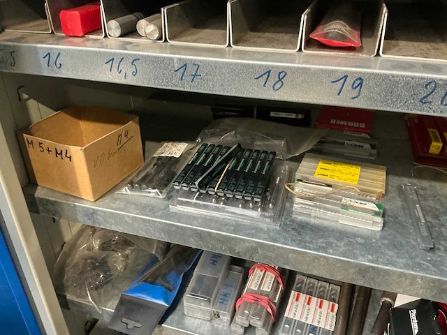 Magazijnkast met inhoud (2x) - afbeelding 9 van  22