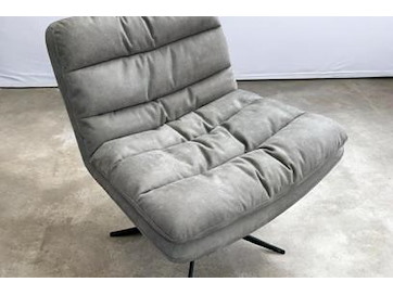 Magazijnopruiming stoelen - tafels- zetels