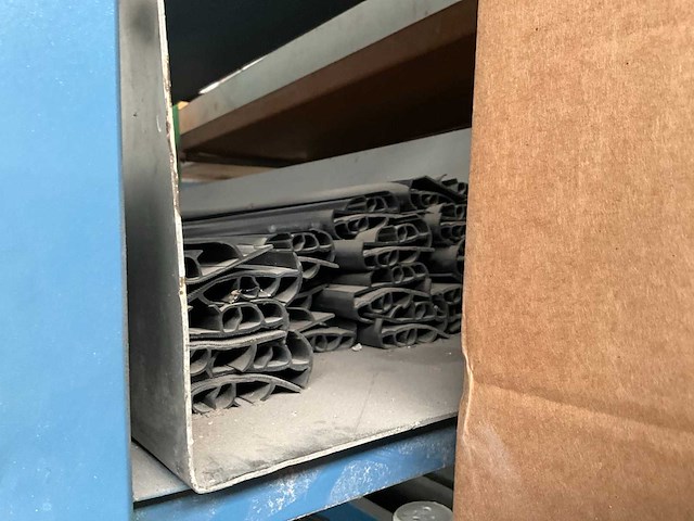 Magazijnrek met inhoud (2x) - afbeelding 9 van  11