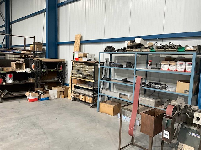 Magazijnrek met inhoud (4x) - afbeelding 1 van  7