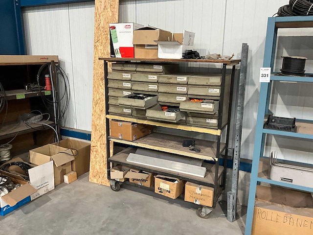 Magazijnrek met inhoud (4x) - afbeelding 3 van  7