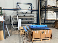 Magazijnrek met inhoud rvs profielen - afbeelding 1 van  5