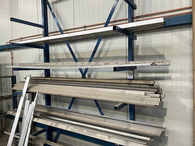 Magazijnrek met inhoud rvs profielen - afbeelding 2 van  5
