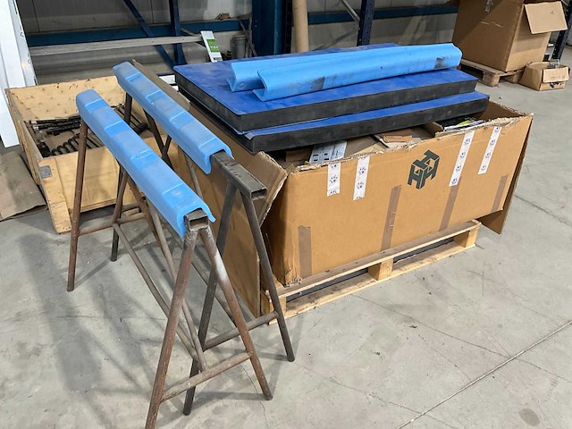 Magazijnrek met inhoud rvs profielen - afbeelding 5 van  5