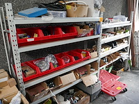 Magazijnrek met inhoud - afbeelding 1 van  9