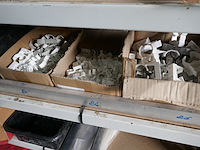 Magazijnrek met inhoud - afbeelding 3 van  9