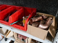 Magazijnrek met inhoud - afbeelding 6 van  9