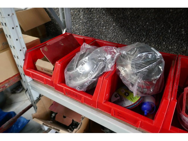 Magazijnrek met inhoud - afbeelding 7 van  9