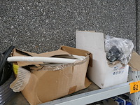 Magazijnrek met inhoud - afbeelding 9 van  9