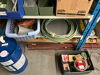 Magazijnrek met inhoud - afbeelding 4 van  17