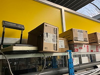 Magazijnrek met inhoud - afbeelding 8 van  17