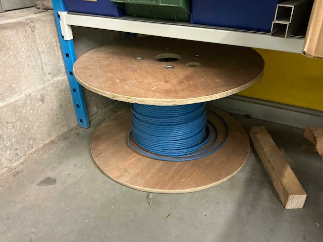 Magazijnrek met inhoud - afbeelding 9 van  17