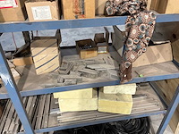 Magazijnrek met inhoud - afbeelding 6 van  9