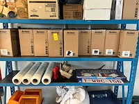 Magazijnrek met inhoud - afbeelding 5 van  12